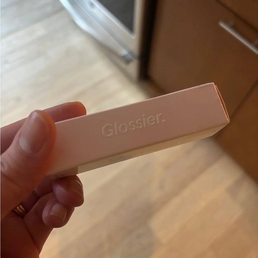 Glossier G Suit soft touch lip crème in jet